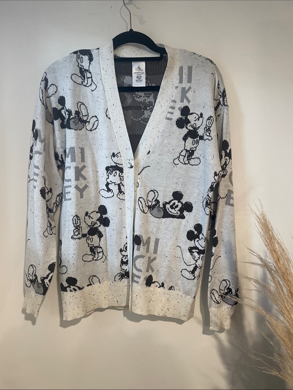 Disney Gray and Black Mickey Mouse Knit Cardigan Sz XS B139